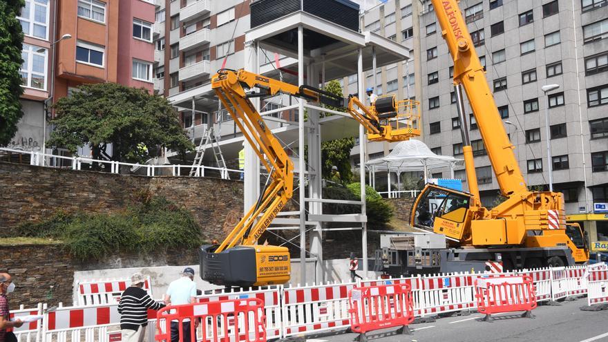 La estructura del ascensor de Os Castros, instalada