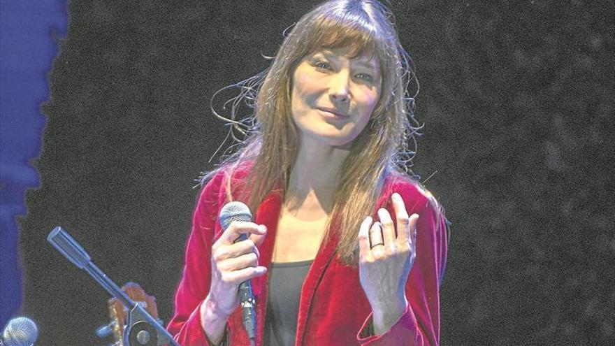 Bruni, artista «feliz» tras el Elíseo