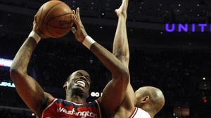 El jugador de la NBA, Jason Collins, declara obertament la seva homosexualitat.