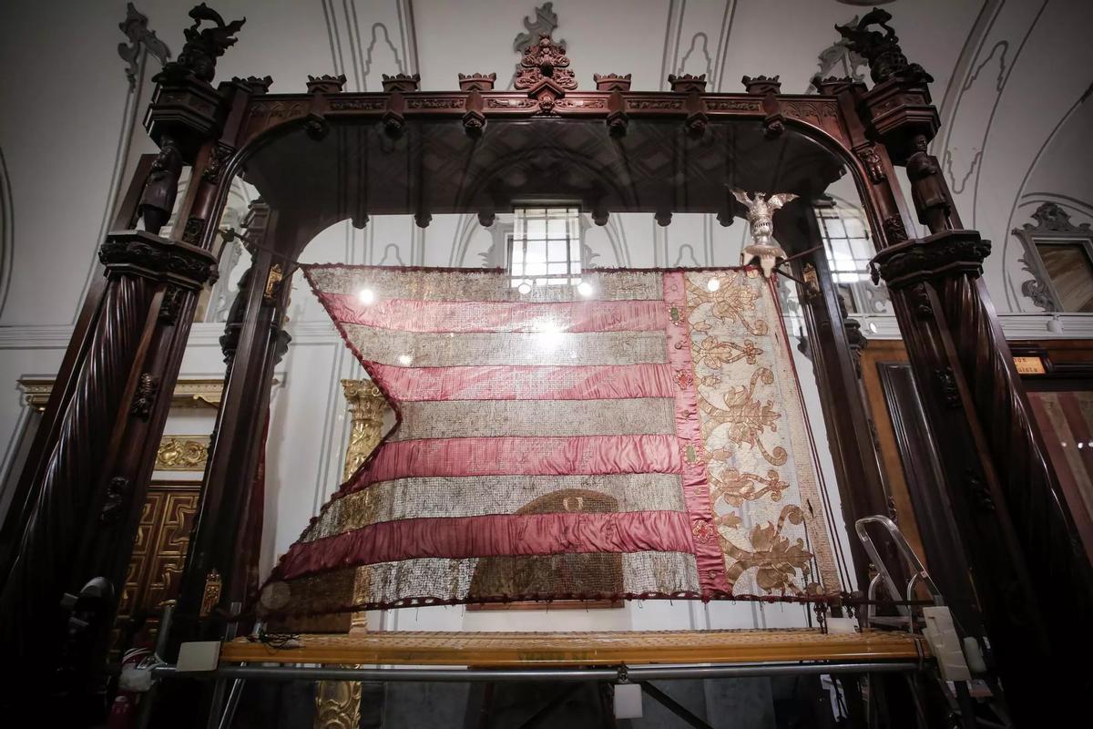 La bandera del siglo XVI que se custodia en el Ayuntamiento de València