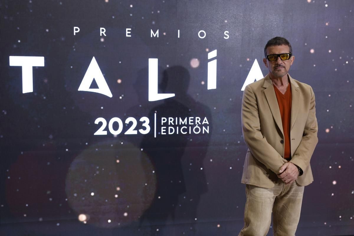 El actor Antonio Banderas posa a su llegada al photocall de la Fiesta de nominados de la I edición Premios Talía, el pasado 6 de marzo en Madrid.