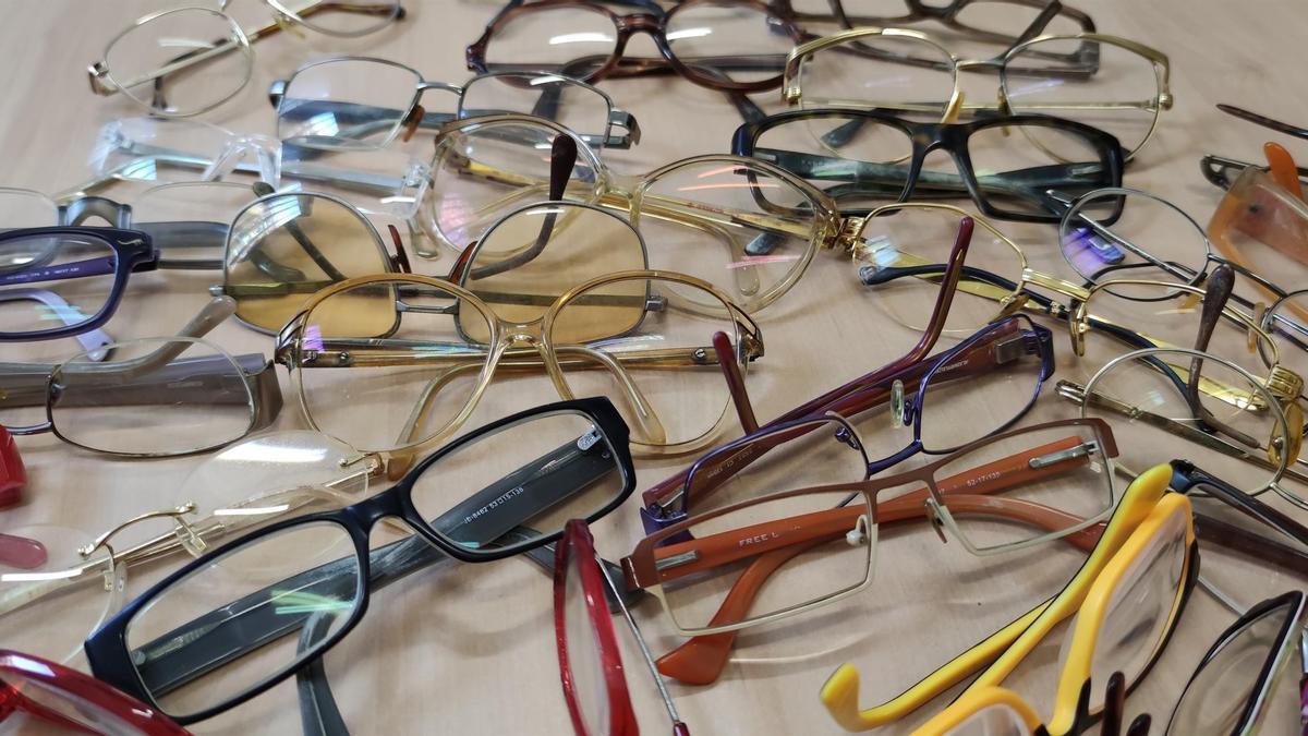 La Universidad Popular recoge y dona más de 1.500 gafas usadas para el proyecto solidario en Senegal &#039;Visión sin fronteras&#039;