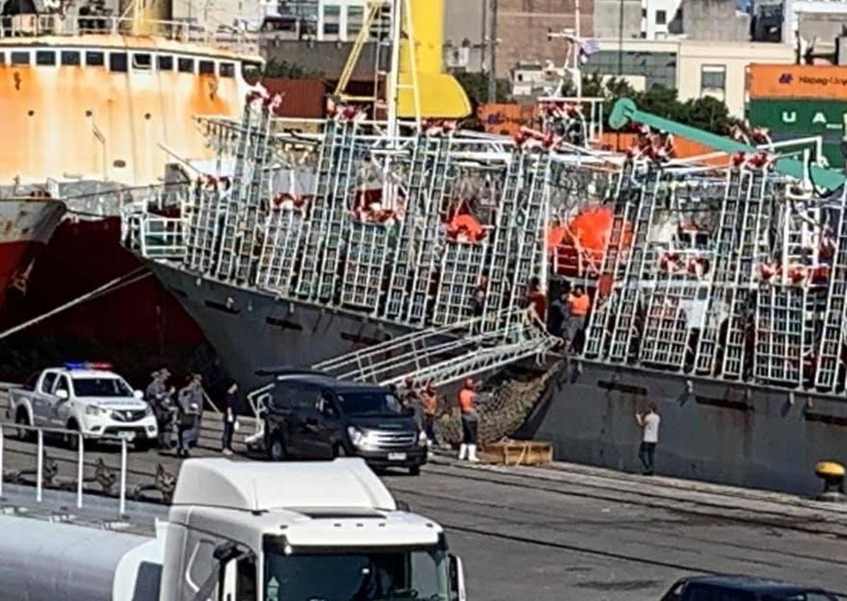 Desembarco de un cadáver en Montevideo desde un pesquero chino, en 2019