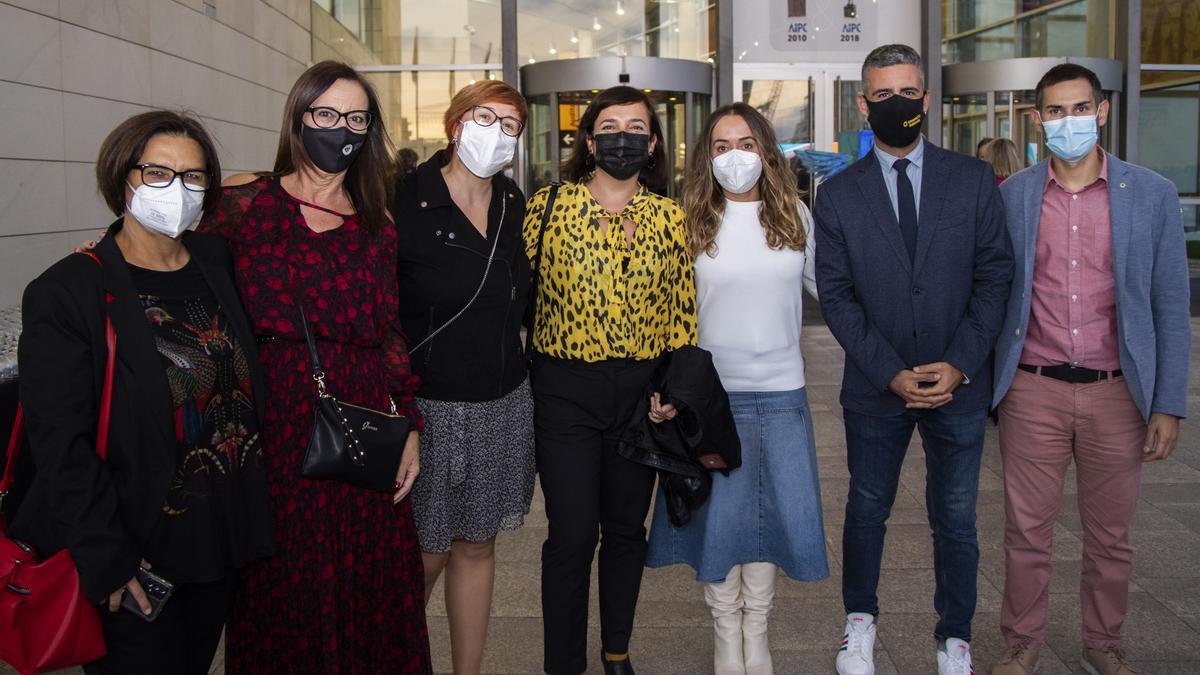 Luisa Notario, Maria Josep Amigó, Àgueda Micó, Isabel Lozano, Gloria Tello, Pere Fuset y Sergi Campillo.