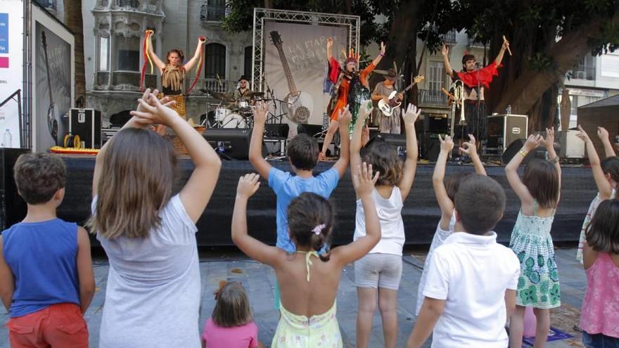 Actuación de Pepica y los Bichejos en una edición anterior.