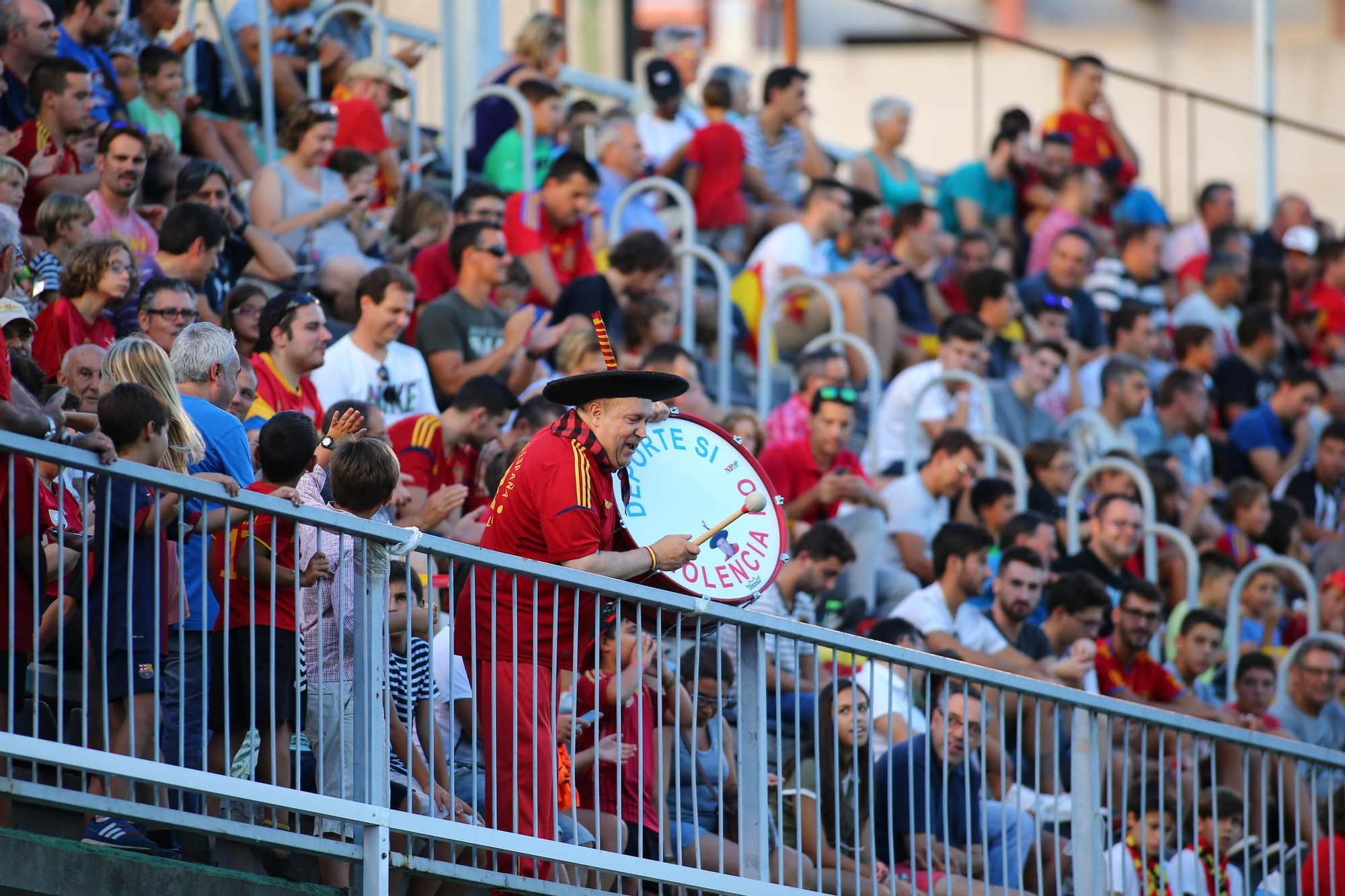 Galería | Búscate en las últimas visitas de la selección española al SkyFi Castalia