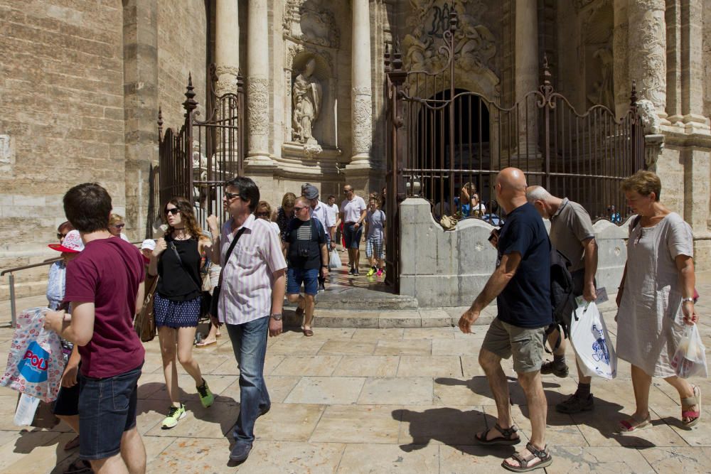 El centro de Valencia, lleno en pleno agosto