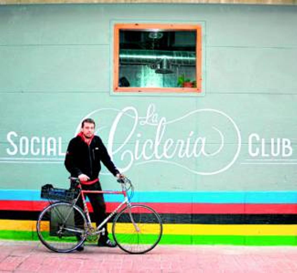 La Ciclería Social Club, un centro cultural que gira sobre la bicicleta
