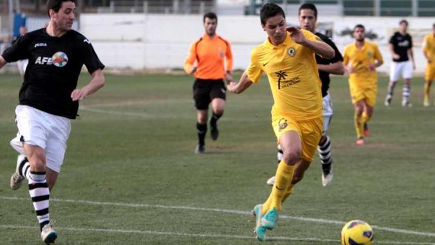 El brasileño Gabriel Machado, ayer, en el amistoso disputado por el Hércules en Benidorm ante el equipo de parados de la AFE.