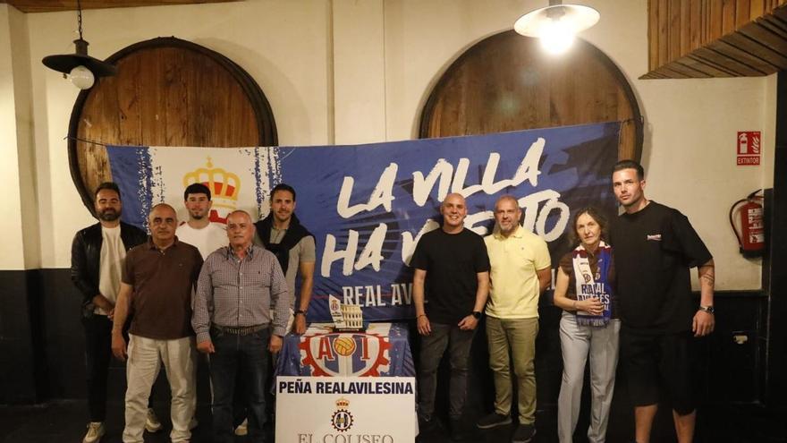Viajes, trofeo al mejor del año y sentimiento blanquiazul: El Coliseo busca nuevos peñistas