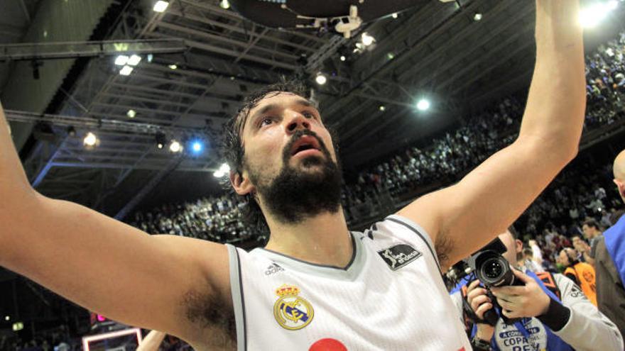 Sergio Llull, celebrando la victoria en la Copa.