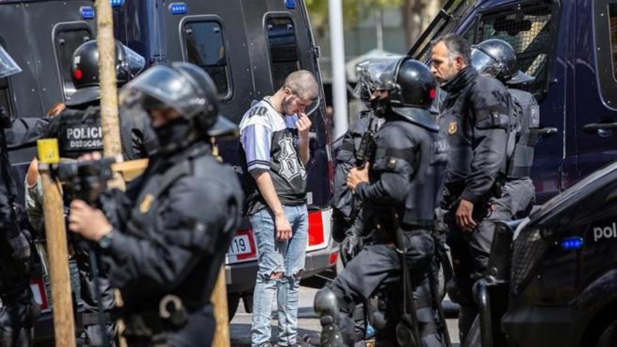 Cuatro detenidos en los altercados contra el acto de Vox en Barcelona