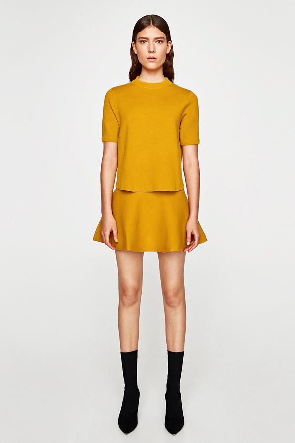 Es temporada de dos piezas en Zara: total look mostaza