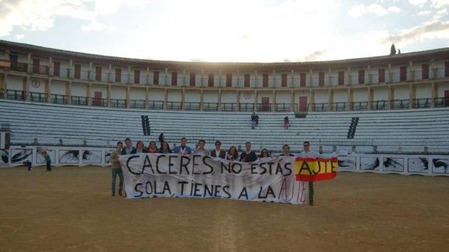 Jóvenes promueven la celebración de eventos taurinos en Cáceres