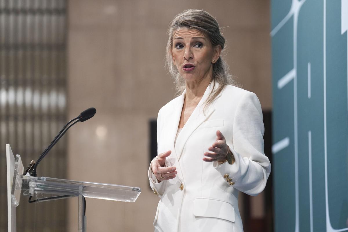 Treball planteja apujar el salari mínim fins a 1.221 euros al mes