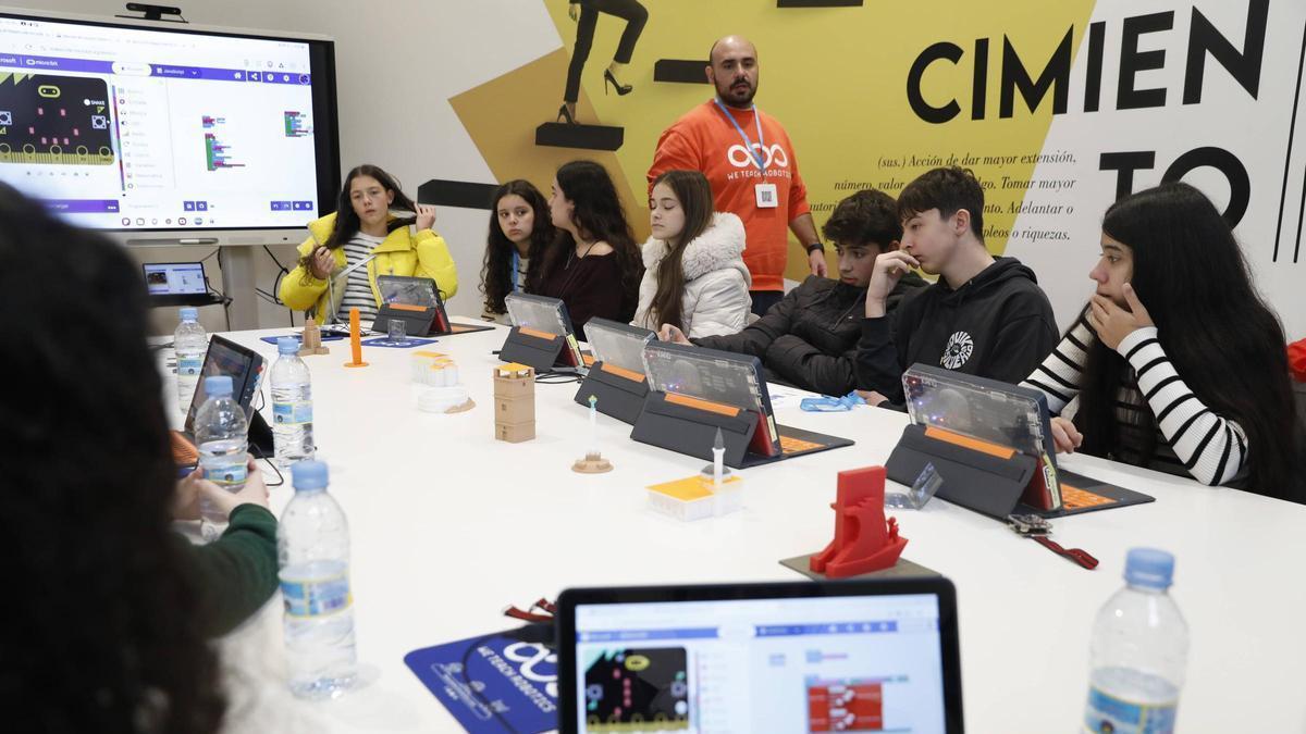 Taller de robótica en La Curtidora