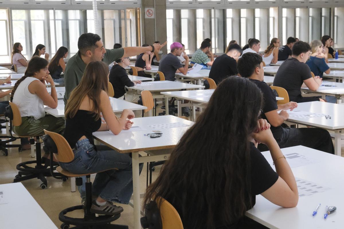 Primer día de la convocatoria de la PAU extraordinaria