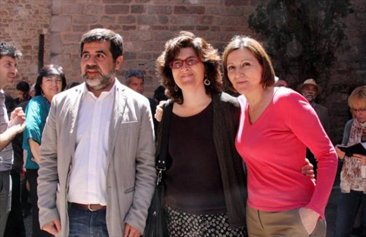 Jordi Sànchez i Liz Castro, amb l’expresidenta de l’ANC Carme Forcadell.