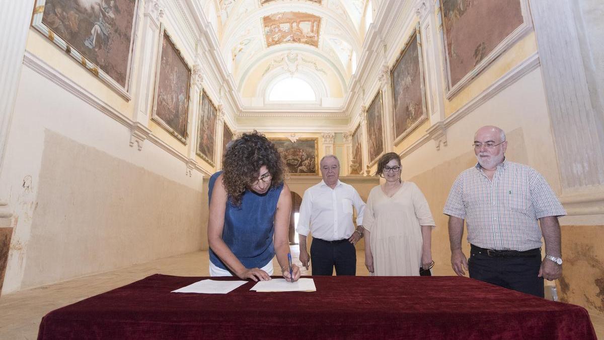 Los representantes institucionales visitaron ayer la iglesia.