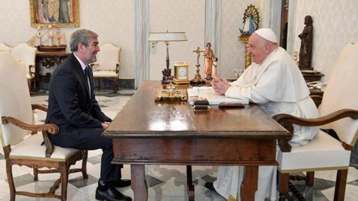 Fernando Clavijo en su visita al papa Francisco I, antecesor de León XIV