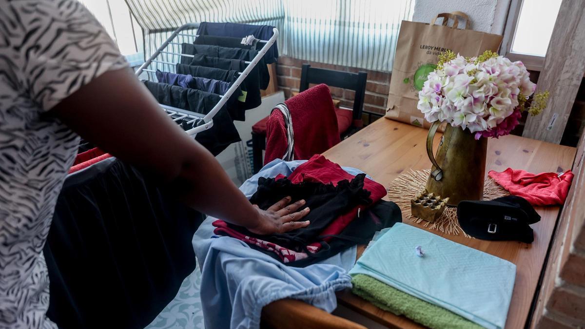 Las empleadas del hogar de Castellón cuentan con una guía para denunciar situaciones de acoso.