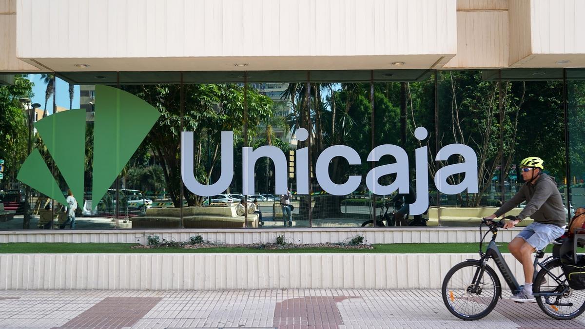 La sede de Unicaja en la avenida de Andalucía, en la capital malagueña.