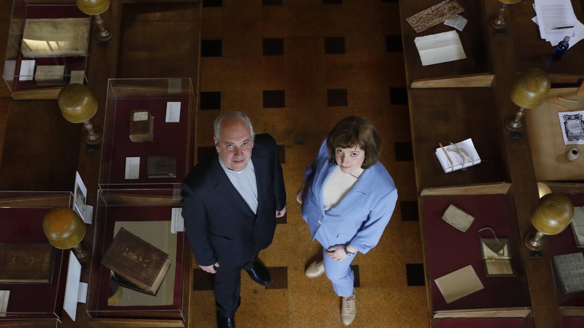 Exposición en la biblioteca del Seminario Metropolitano de Oviedo