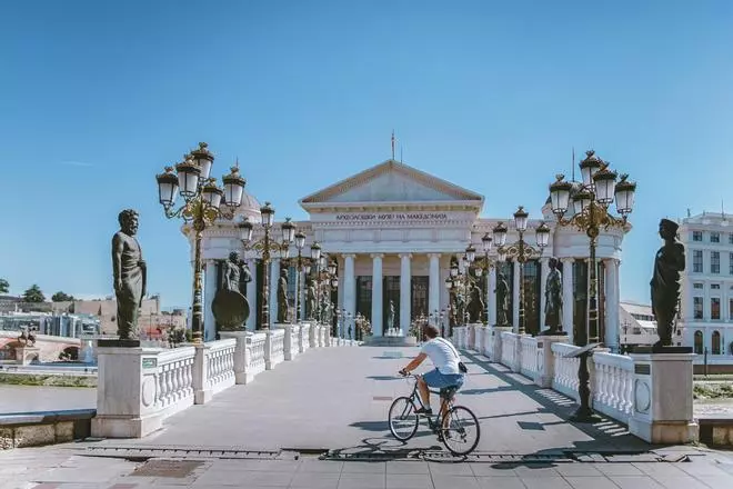 Skopje, la ciudad de las 1000 esculturas