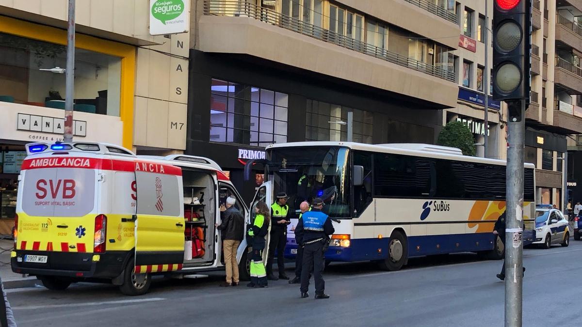 Imagen del accidente en la avenida de Maisonnave en Alicante.