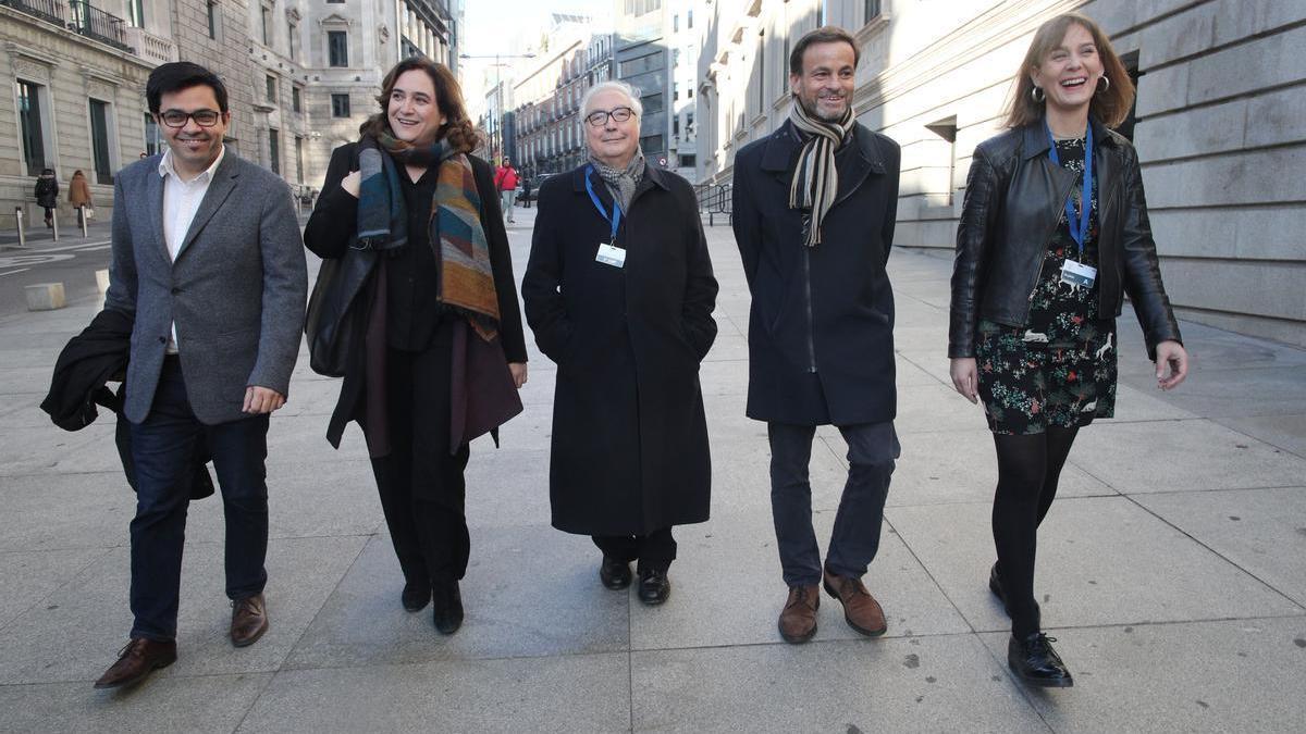 Gerardo Pisarello, Ada Colau, Manuel Castells, Jaume Asens y Jéssica Albiach, en una imagen de archivo.