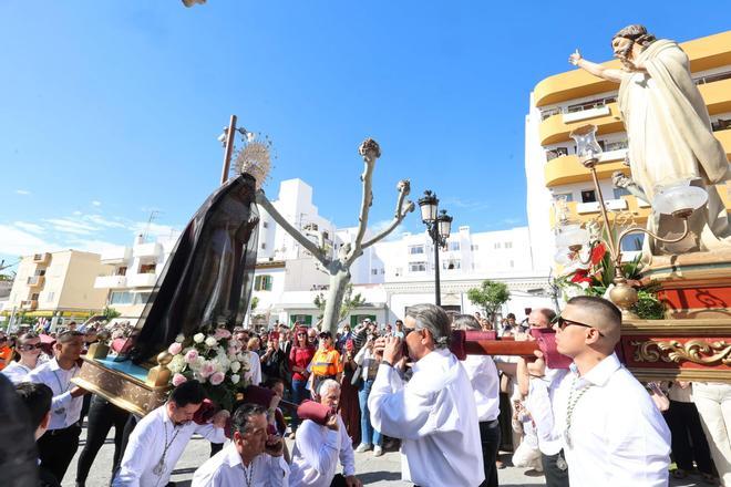 La procesión del Santo Encuentro de Santa Eulària