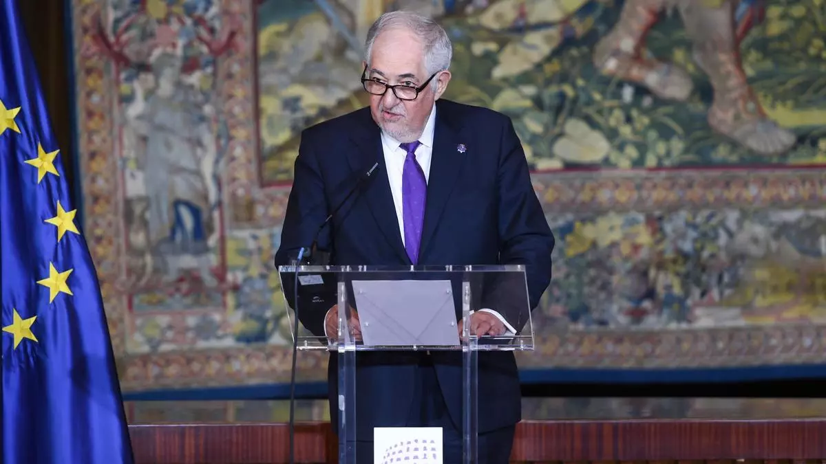 Pumpido rechaza elevar a la justicia Europea la amnistía como pedían tres magistrados del TC