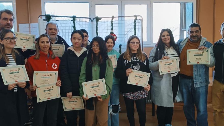 El Instituto Río Nora de Pola de Siero entrega los premios de su Concurso de Postales Navideñas