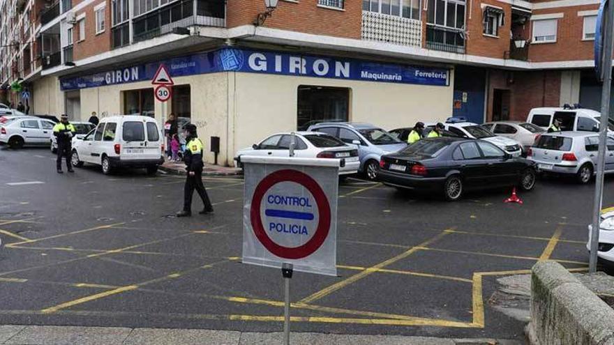 La policía local de Plasencia aumenta los controles de drogas y alcohol