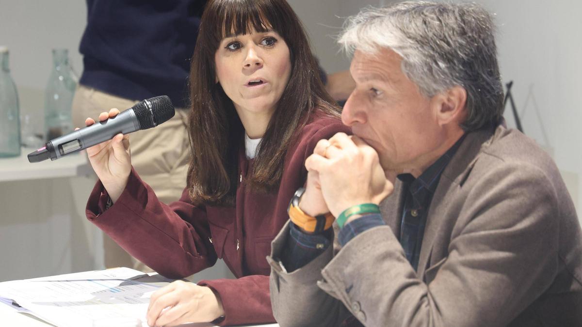 Soraya Calatrava, en plena intervención durante el Foro Más que Empresas de la Vall d'Albaida.