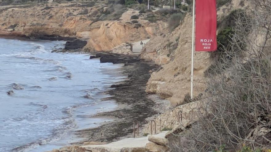 La playa de l&#039;Almadrava de El Campello, cerrada