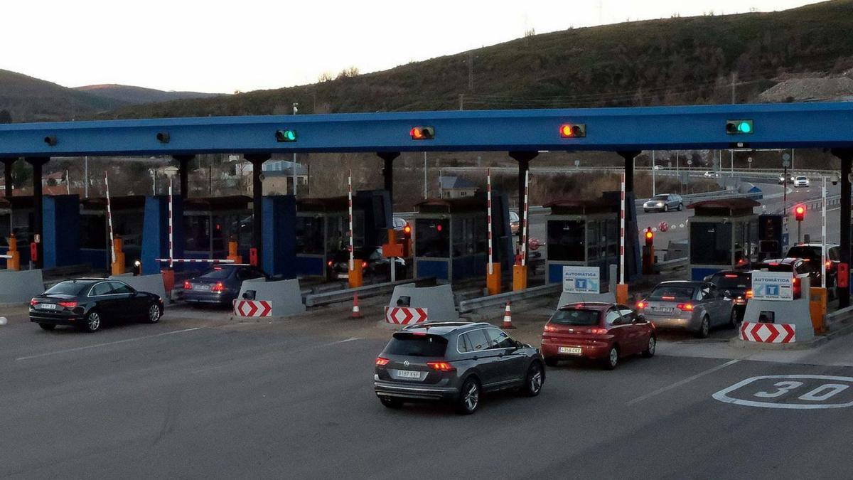 Peaje de La Magdalena, en la autopista del Huerna (AP-66).