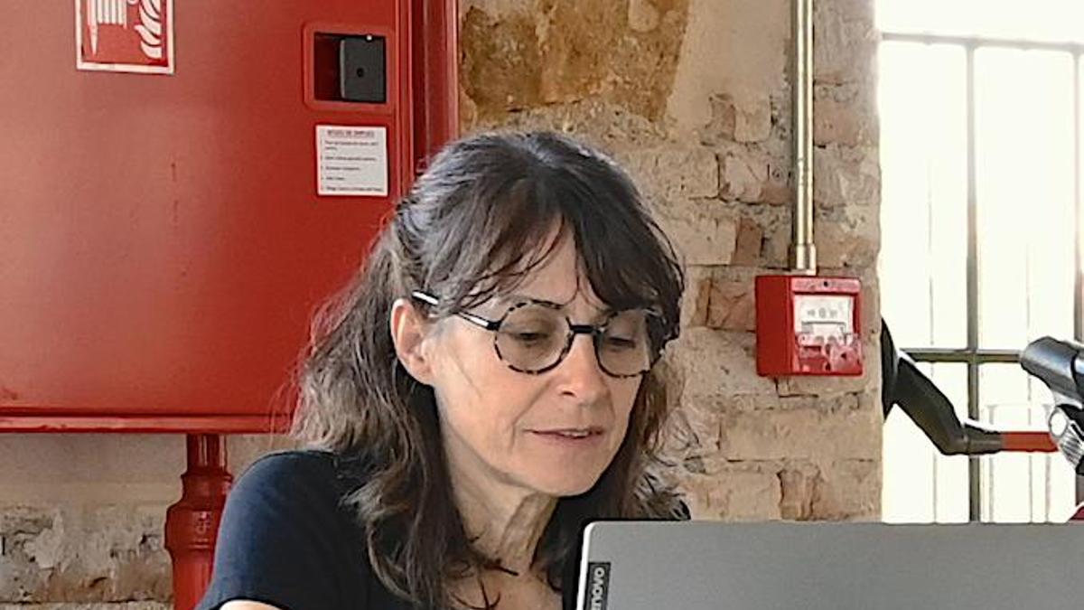 Victoria Martín en una reunión de ‘Murcia Cohousing’