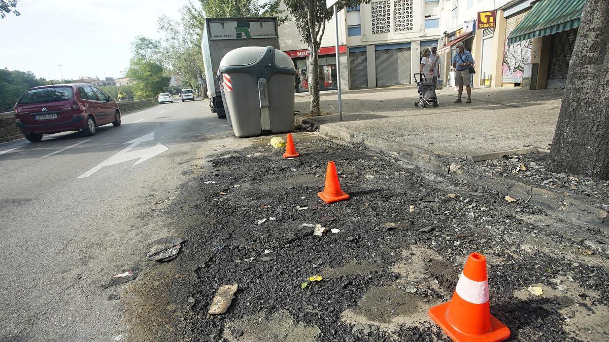 La zona on han cremat els contenidors, avui el matí