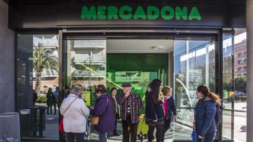 Mercadona invierte 29 millones en los uniformes de sus empleados de tienda