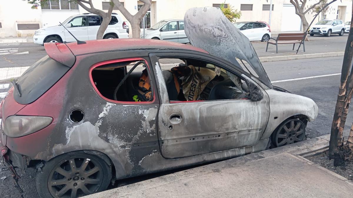 Vehículo quemado