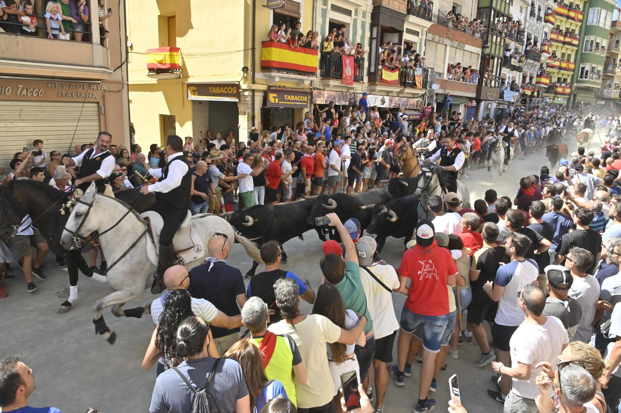 Fotos de ambiente y de la segunda Entrada de Toros y Caballos de Segorbe