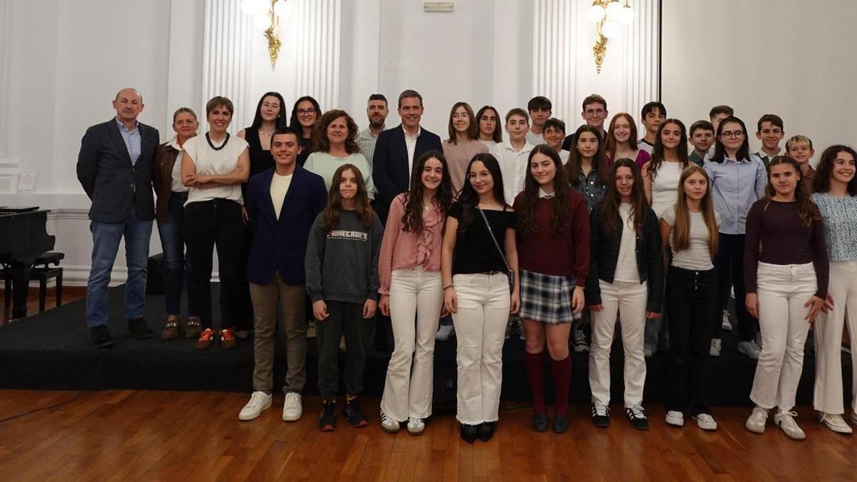 Alumnado reconocido por su rendimiento en Xàtiva.