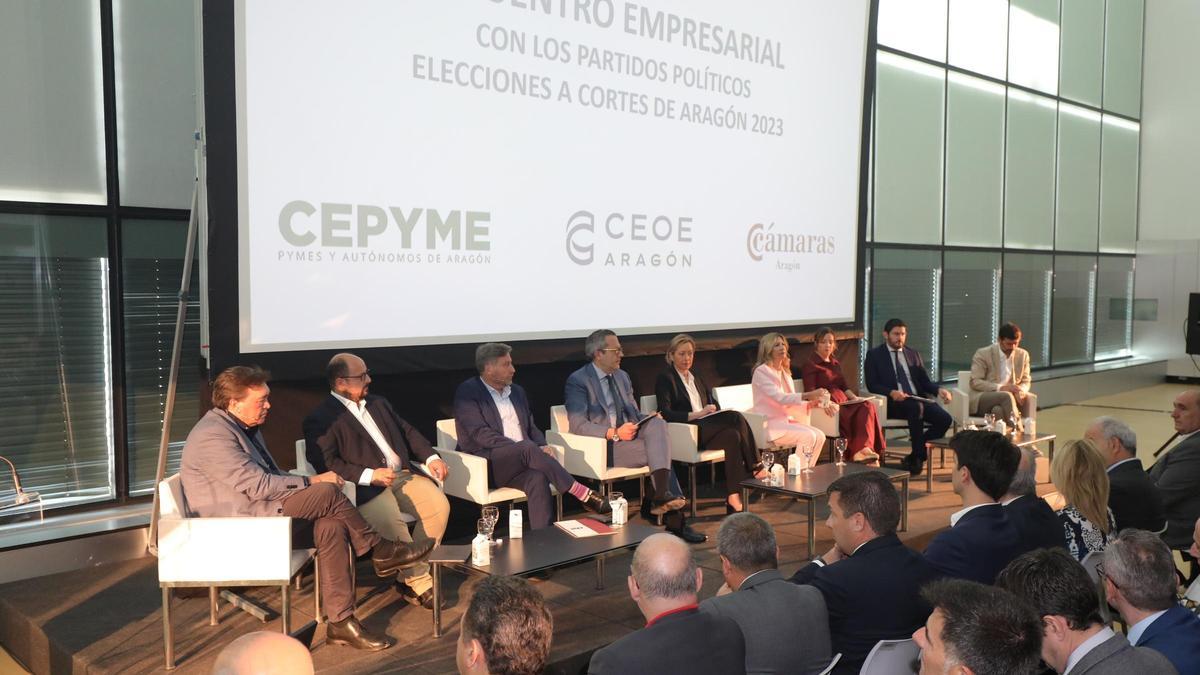 El encuentro empresarial con los partidos políticos celebrado este lunes en el Palacio de Congresos de la Expo.