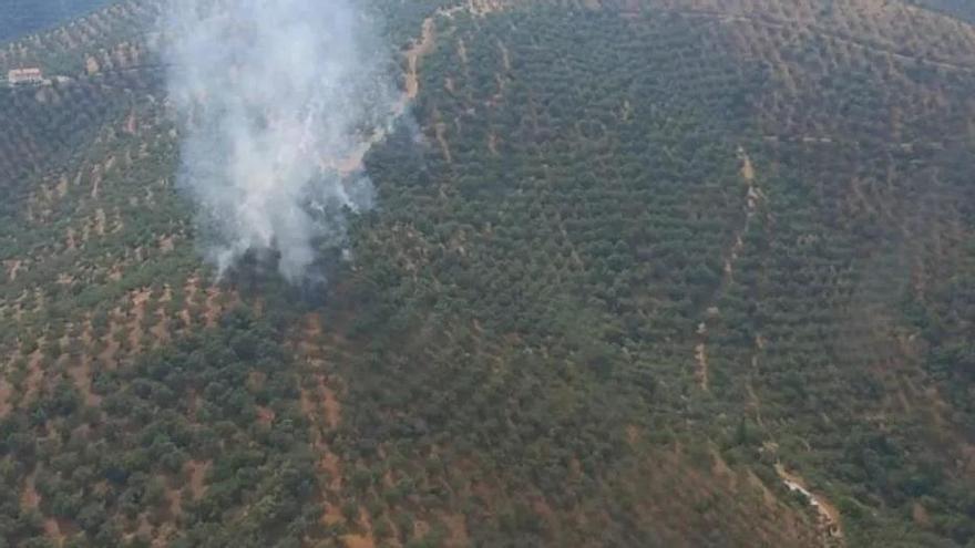 Declarado un incendio en una zona agrícola de Pozoblanco a causa del impacto de un rayo