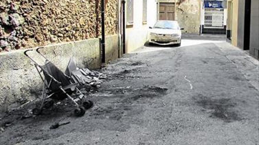 Alarma vecinal en Benicarló al arder dos coches