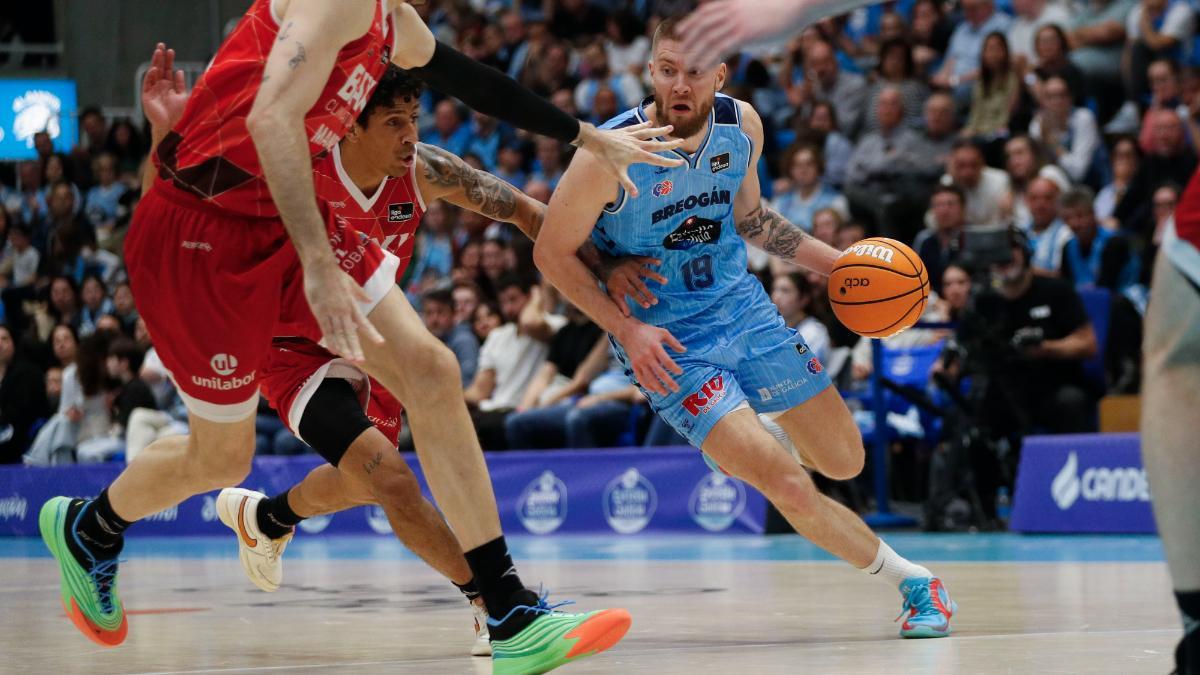 Mavra busca opciones en el ataque lucense