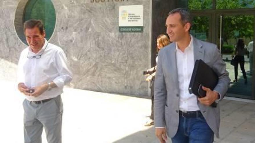 César Sánchez, a su salida ayer del juzgado de Dénia.