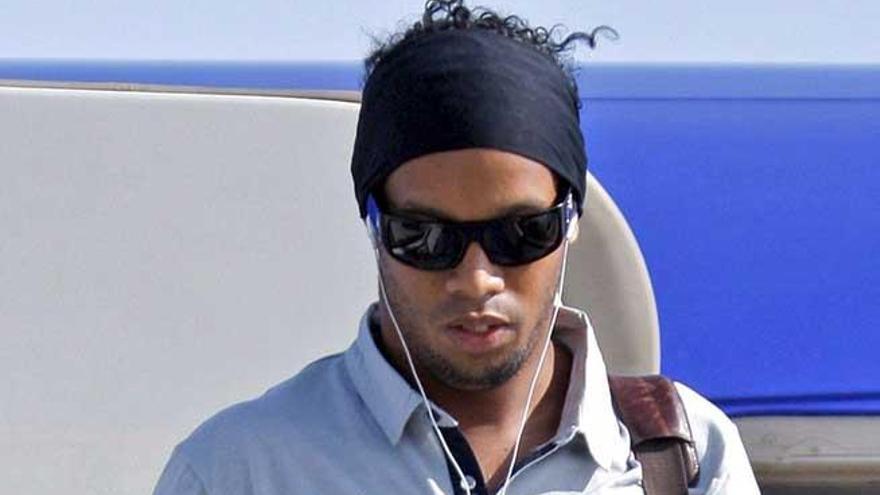 A Ronaldinho también le cuesta volver de vacaciones