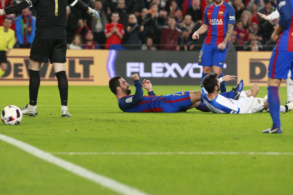 El Barça arrolla al Hércules en el Camp Nou